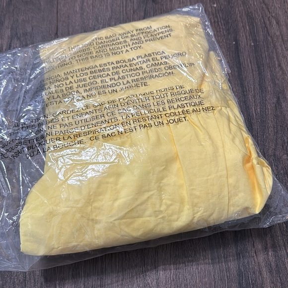 NWT! The Somerset Maxi Dress: Shirt Dress Edition - Yellow Pineapple 🟥 - Picture 4 of 5